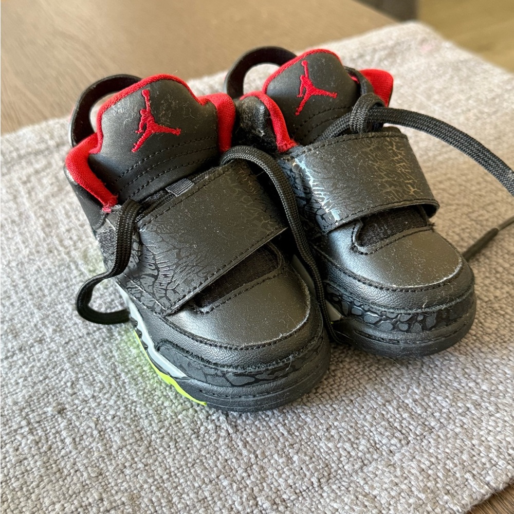 Jordan Kids Black and Red Sneakers